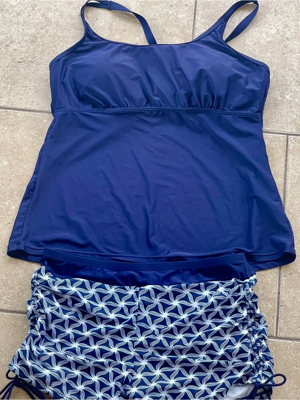 Amazon Women Swim Two-Piece Navy Blue Tankini with Patterned Swim Skirt L 12/14